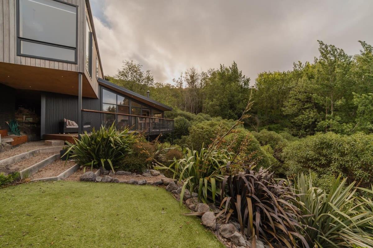 Ocean Views at Rapanui Lodge- 4BR Gem with Parking view 3