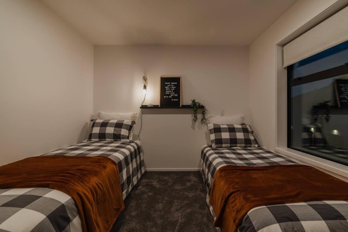 Luxury Central City Getaway view 4