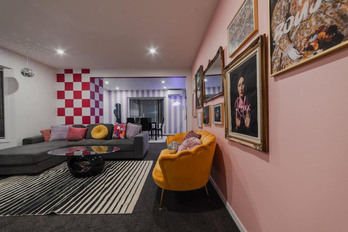Heritage House - Classic 3BR on Greenhurst Street view 3
