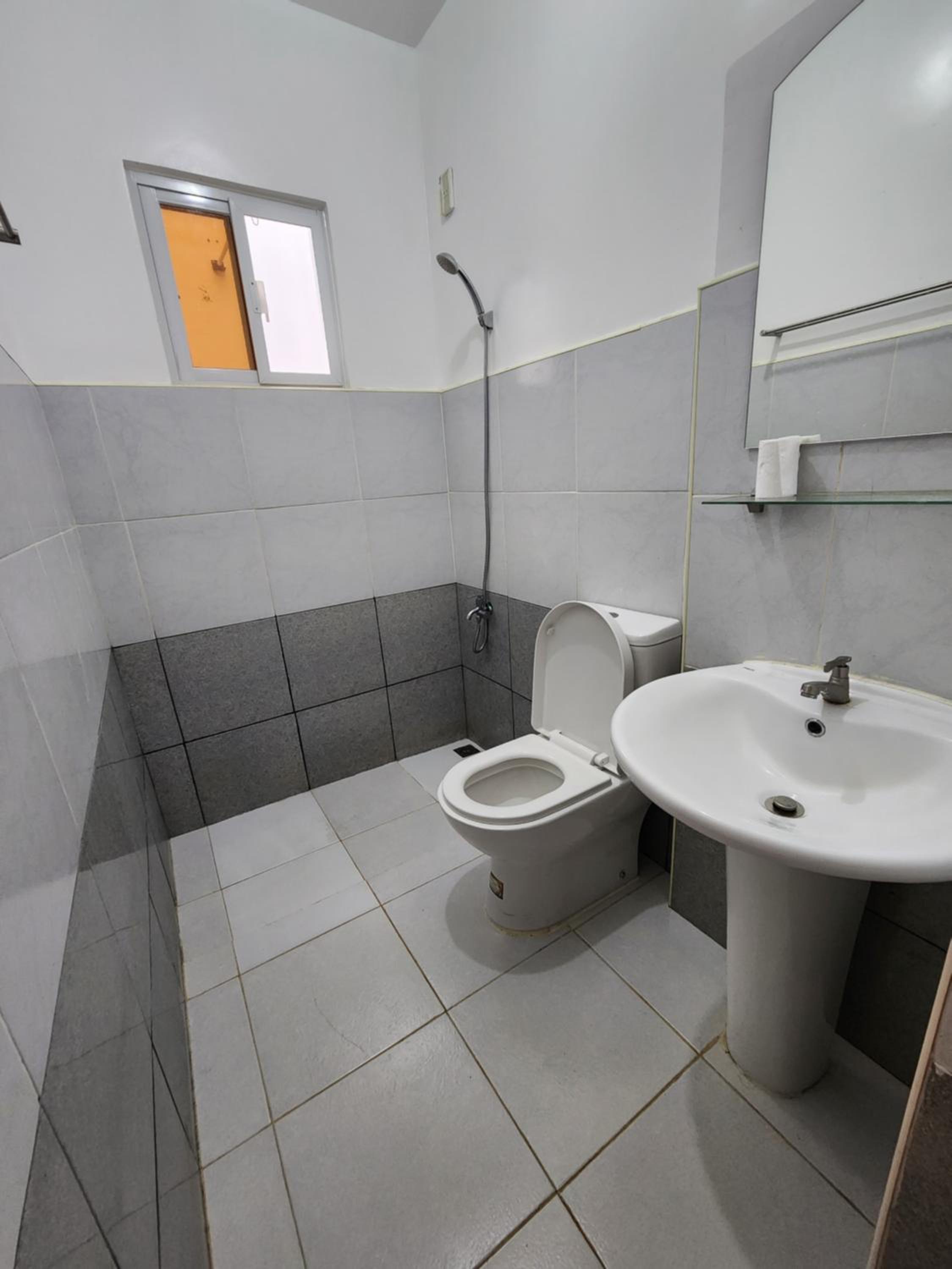 Demit Apartment -2br near airport- 4