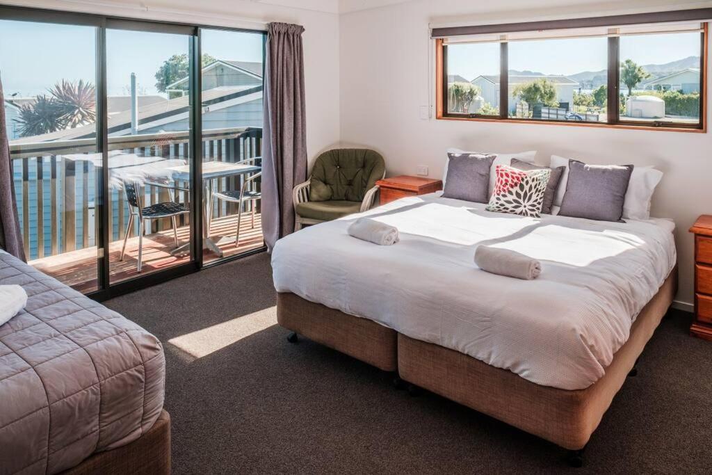 Pohara's Seaside Accommodation