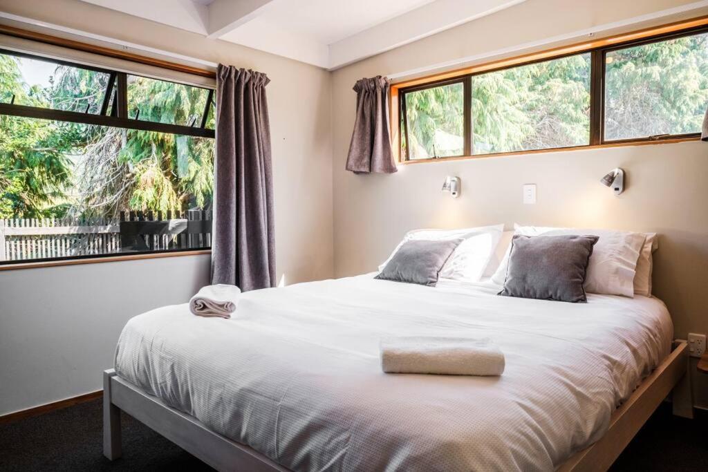 Pohara's Seaside Accommodation