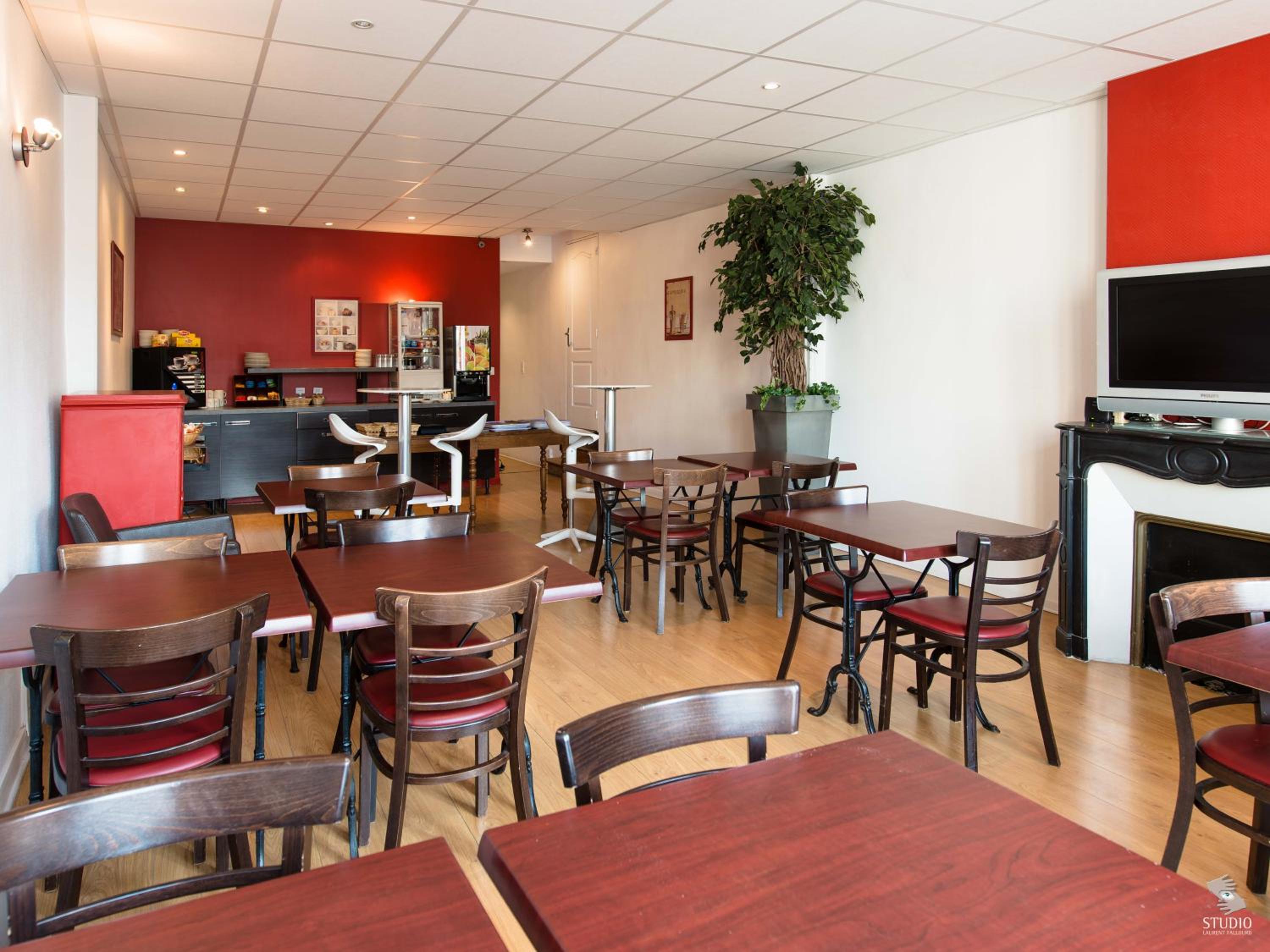 Epinal Vacations - Hotel La Basilique - Property Image 3