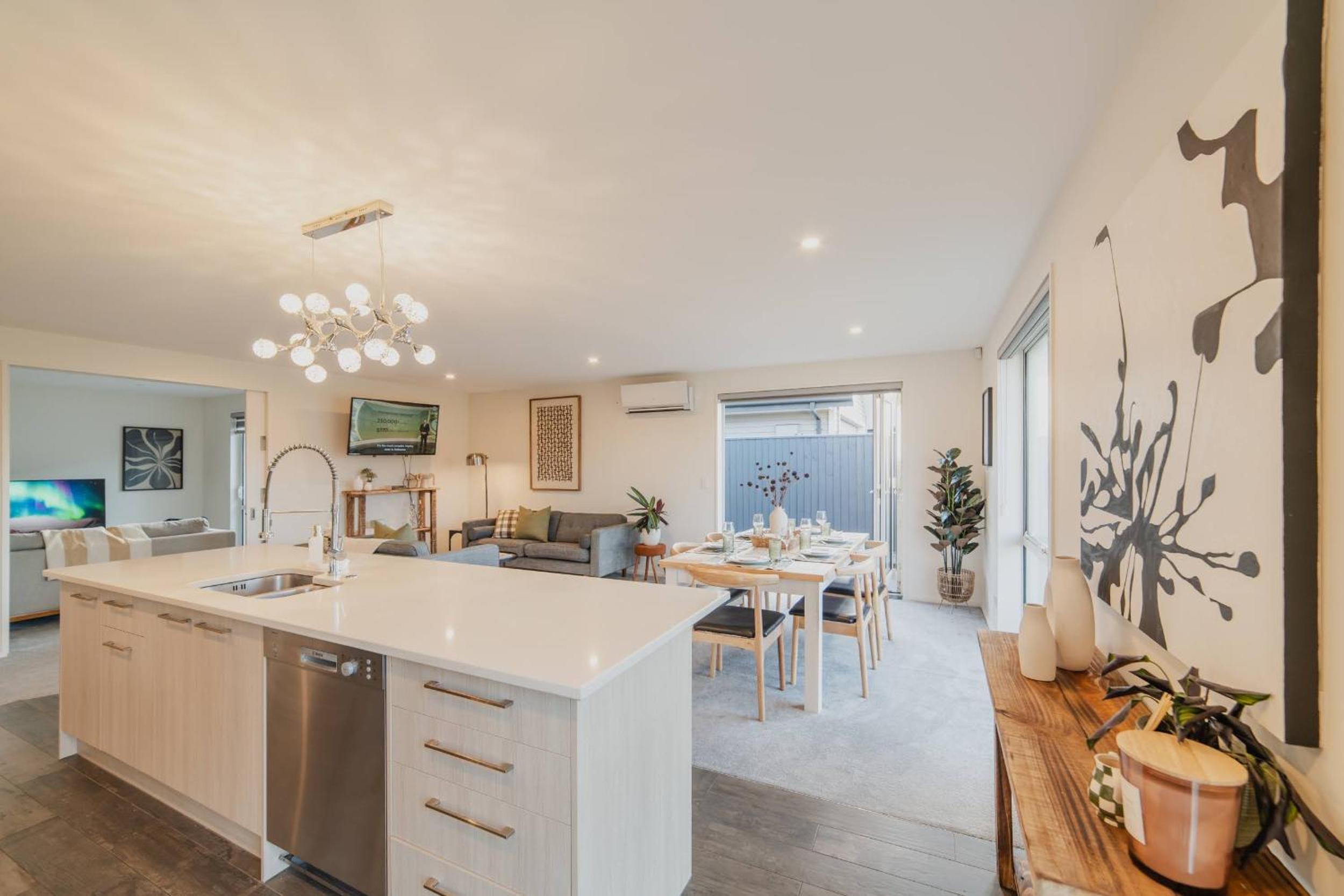 Chic Retreat - Modern Comforts & Game Room Fun view 2