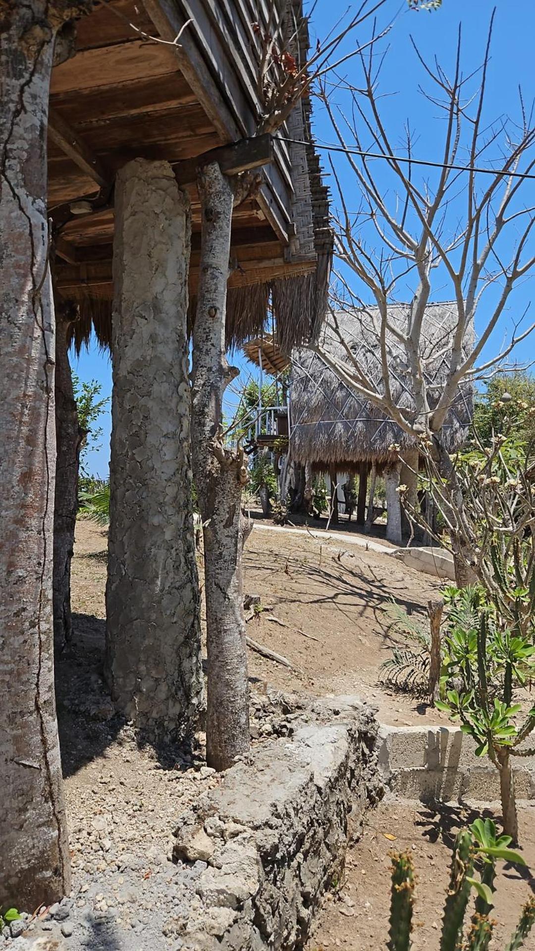 Warsa Villas Suwehan Beach Cliff View view 3