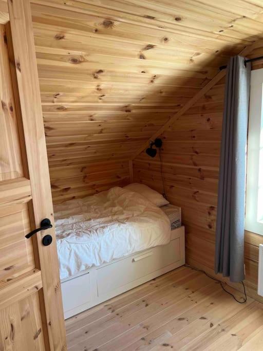 Delikat tømmerhytte på Blefjell
