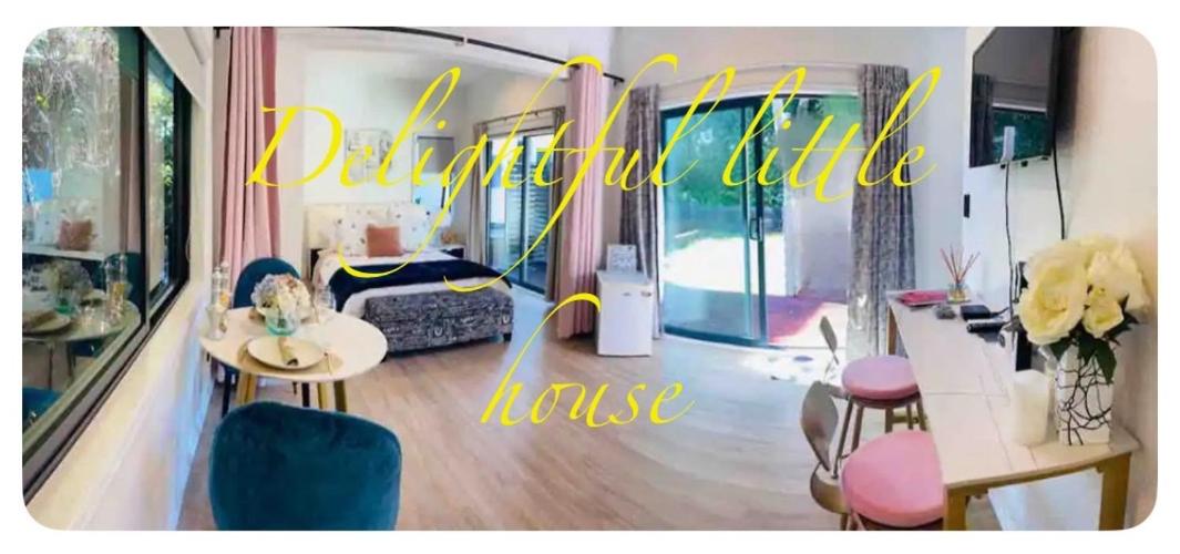 Delightful little house & Chateau Charme Suite view 3