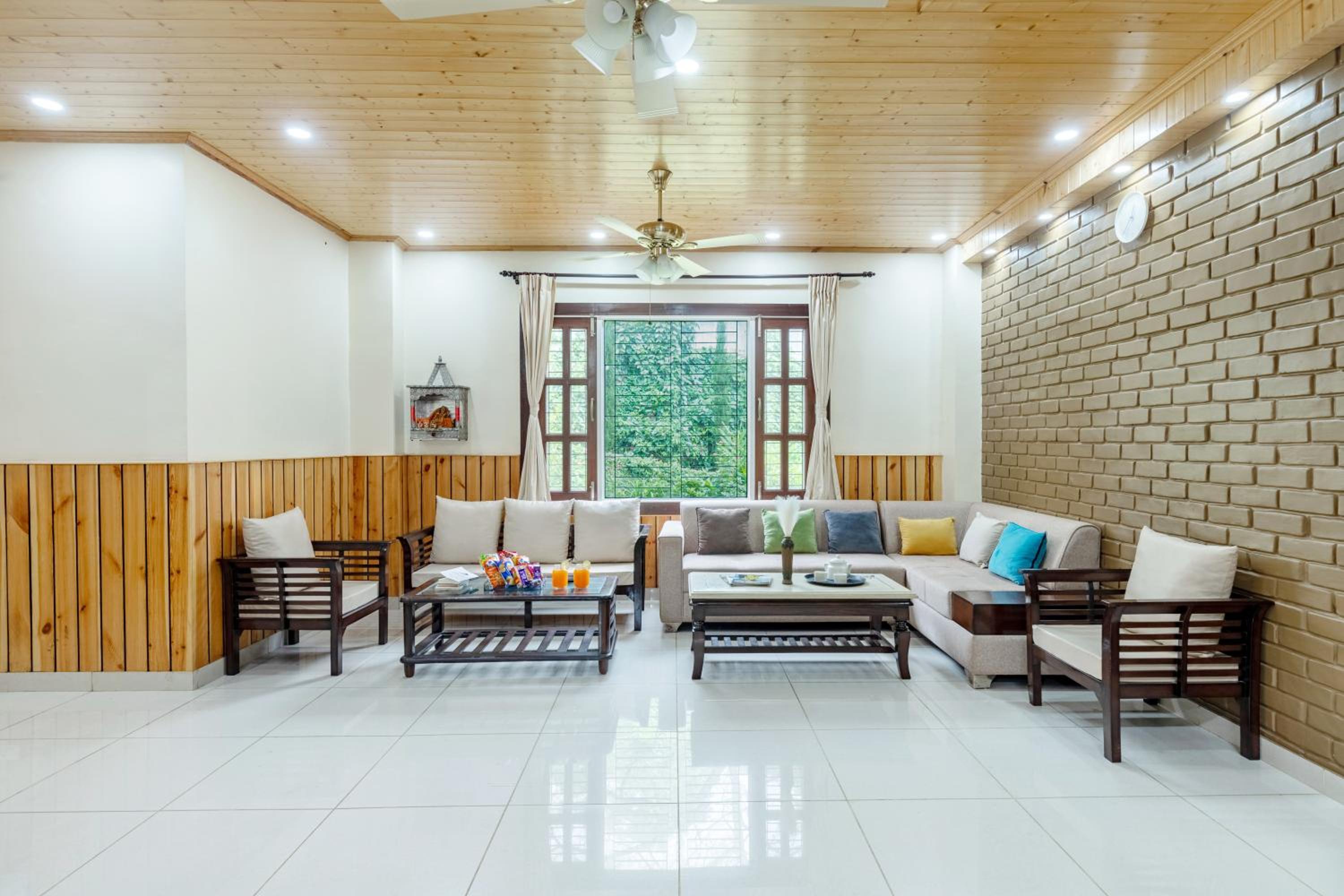Alaya Stays 3 BHK Pet-friendly with Garden - Ahilya