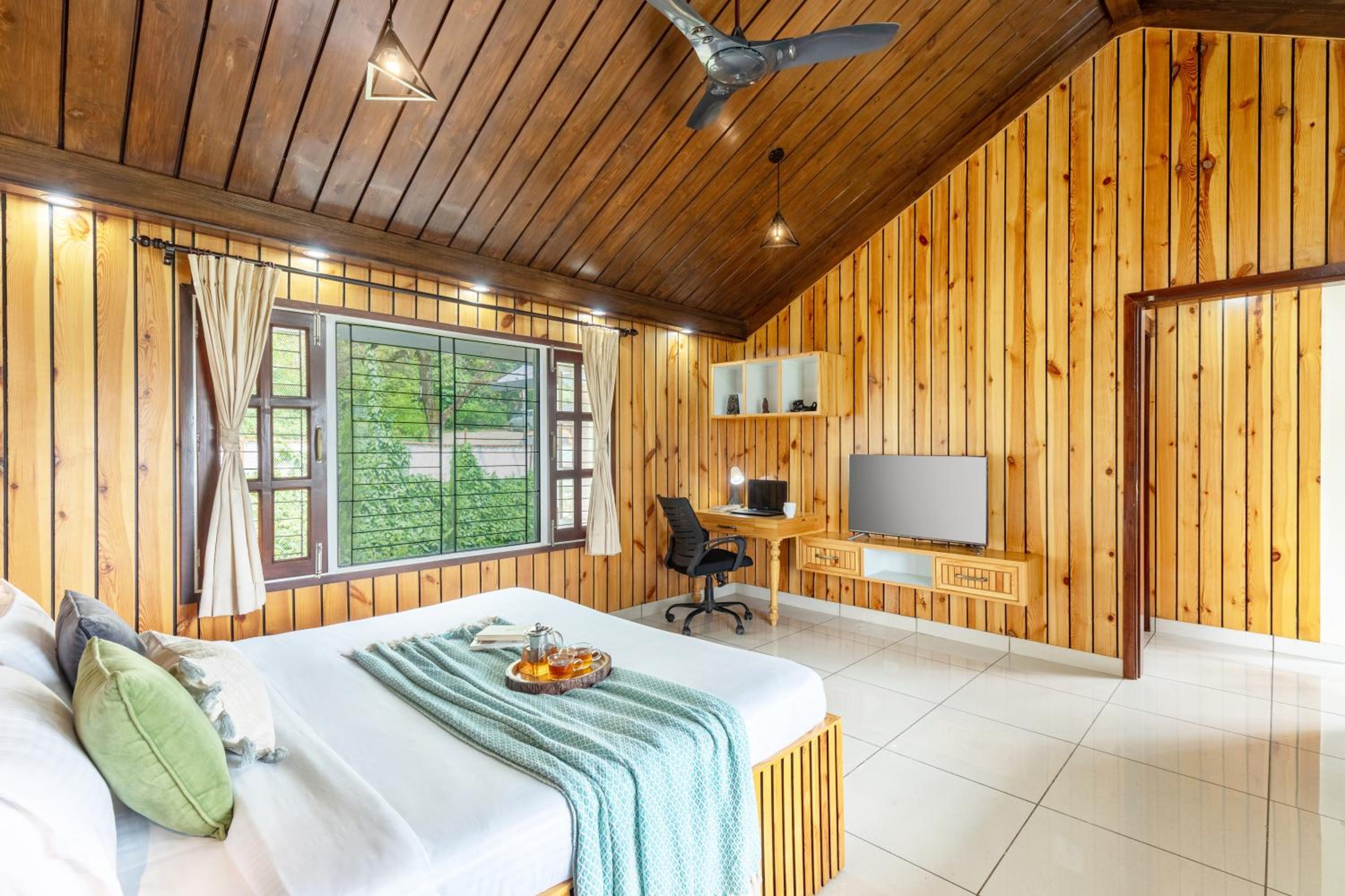 Alaya Stays 3 BHK Pet-friendly with Garden - Ahilya