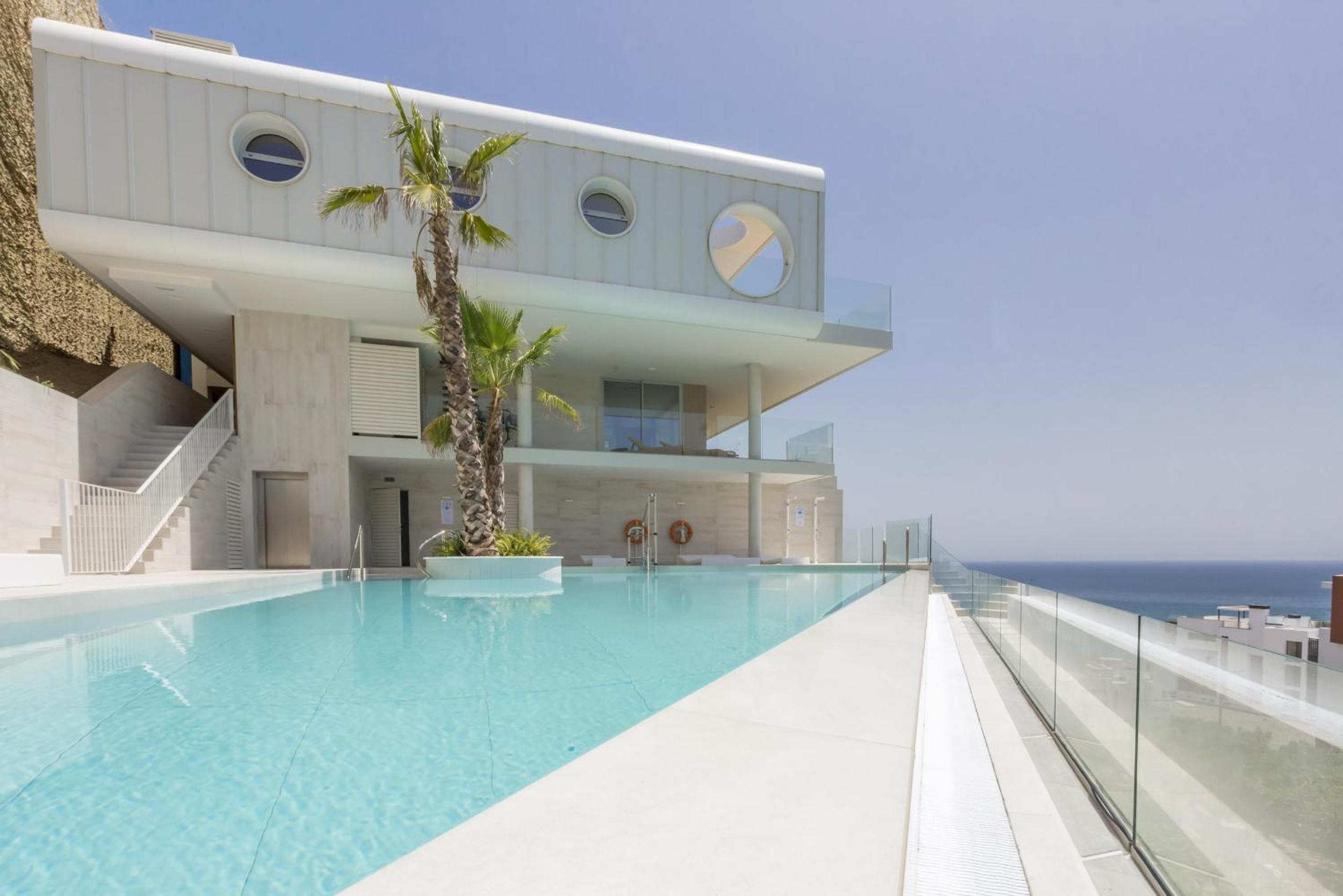 ViVi Homes - Nova Pool, Terrace & Sea View