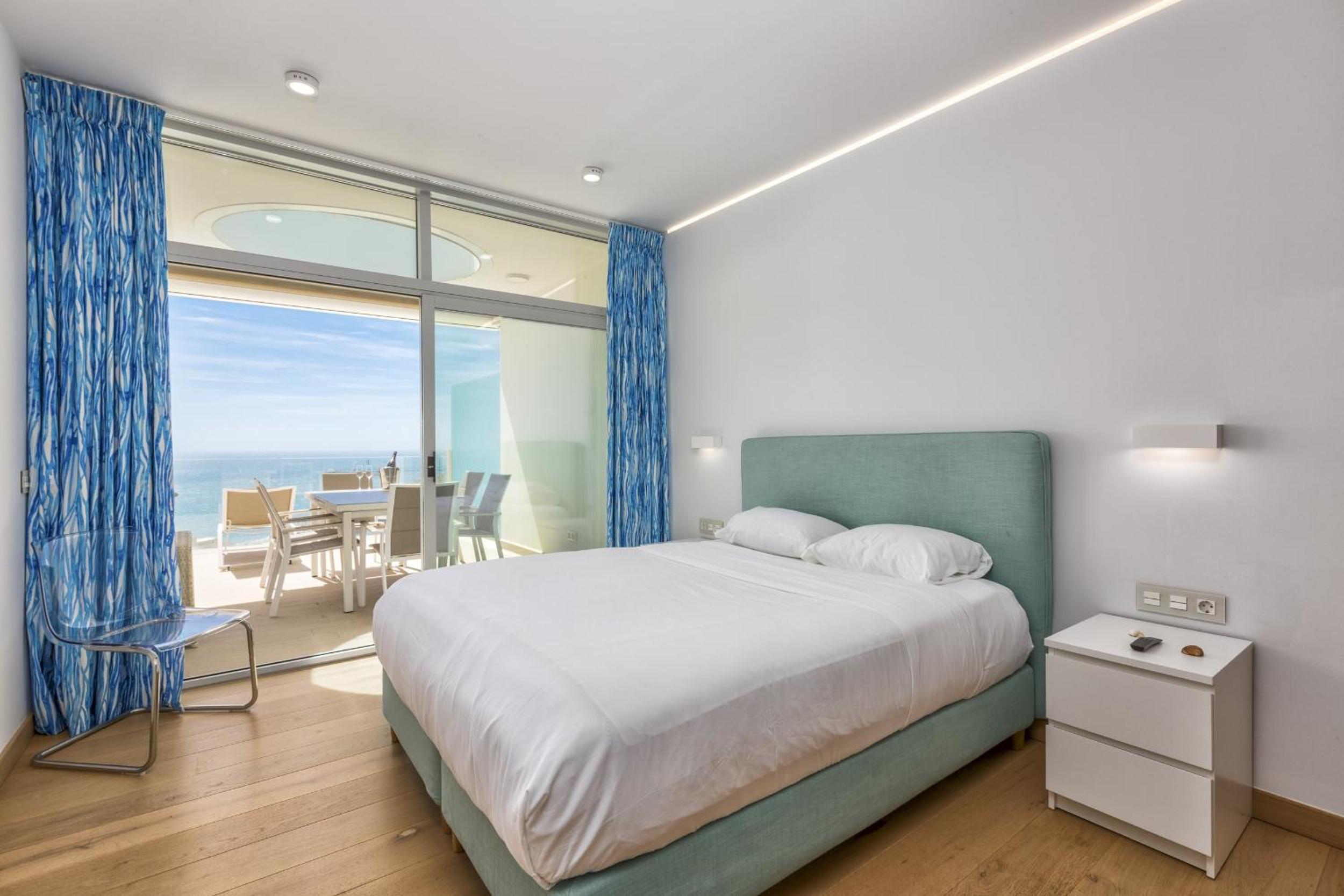ViVi Homes - Nova Pool, Terrace & Sea View
