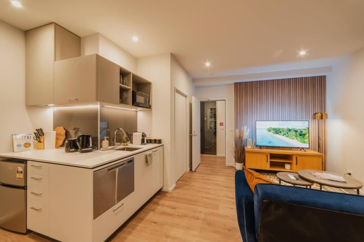 Fitzgerald Focus - Your 1BR Urban Oasis view 5