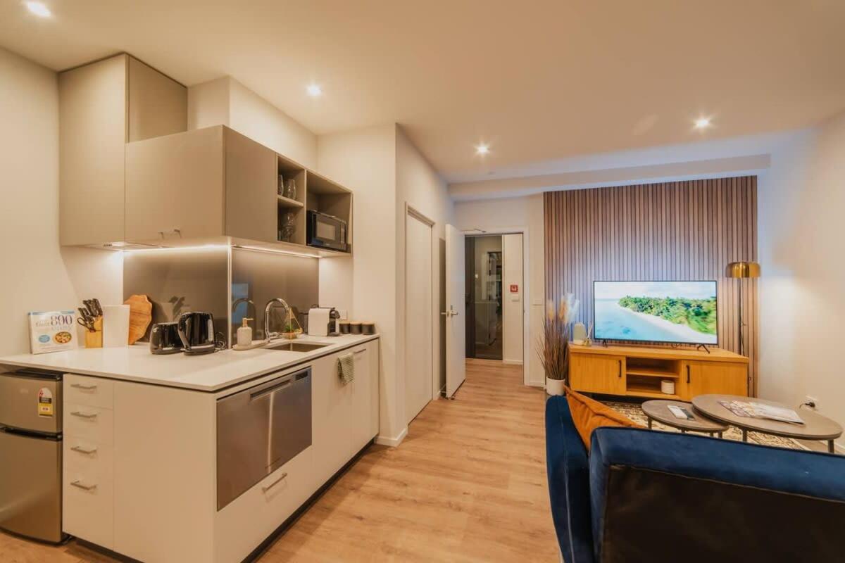 Cashel Grandeur - Luxurious 4-Bedroom Home view 2
