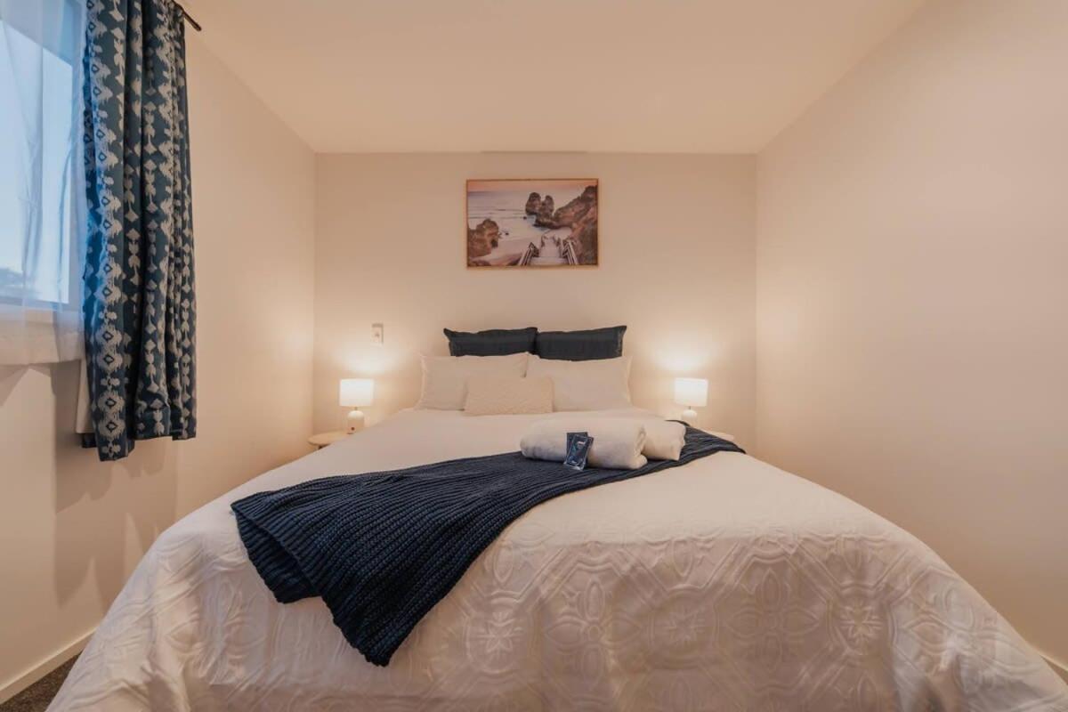 The Riccarton Niche - Sleek 2-Bedroom Urban Pad view 3