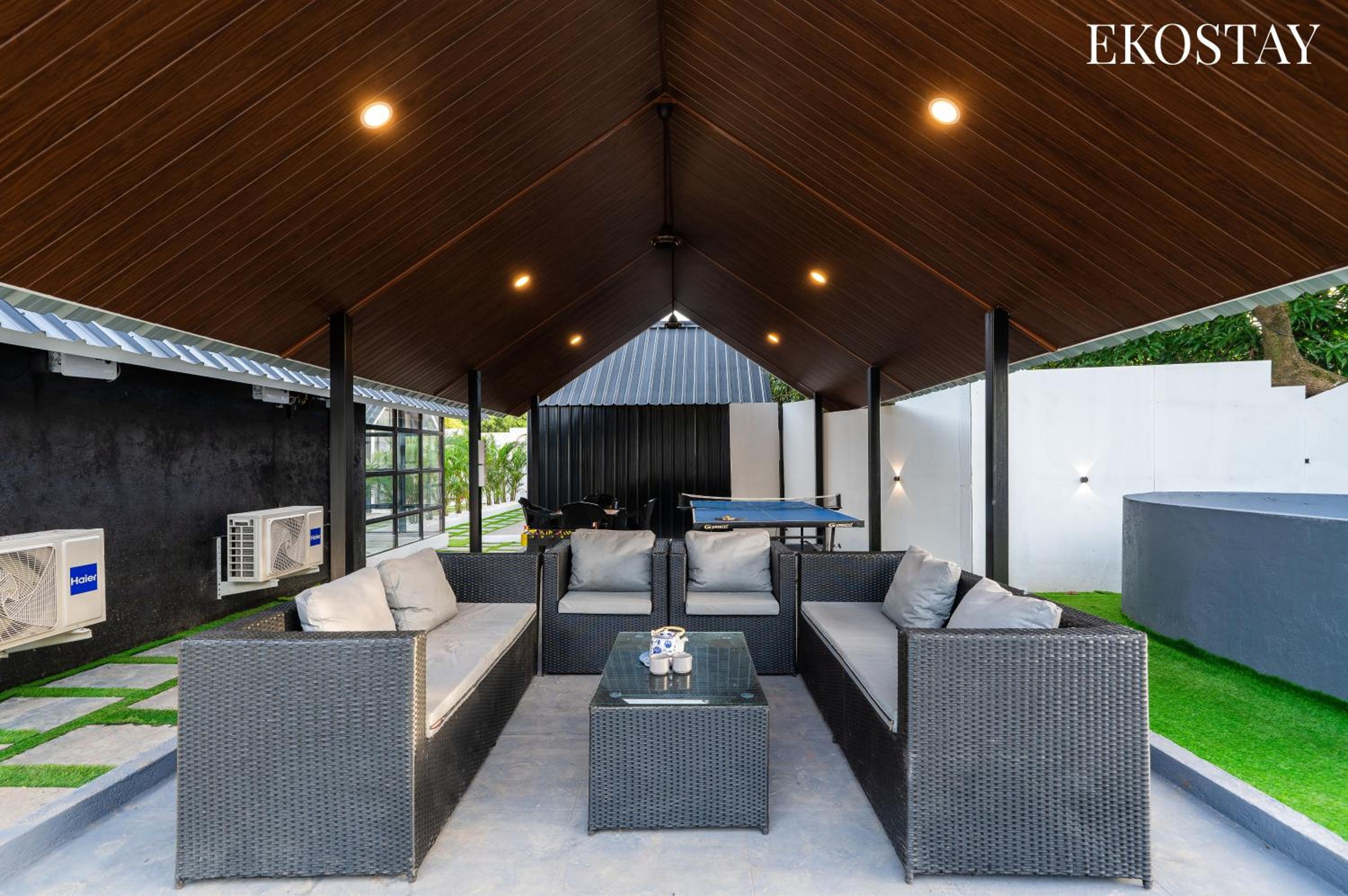 EKOSTAY - Oakwood Chalet view 5