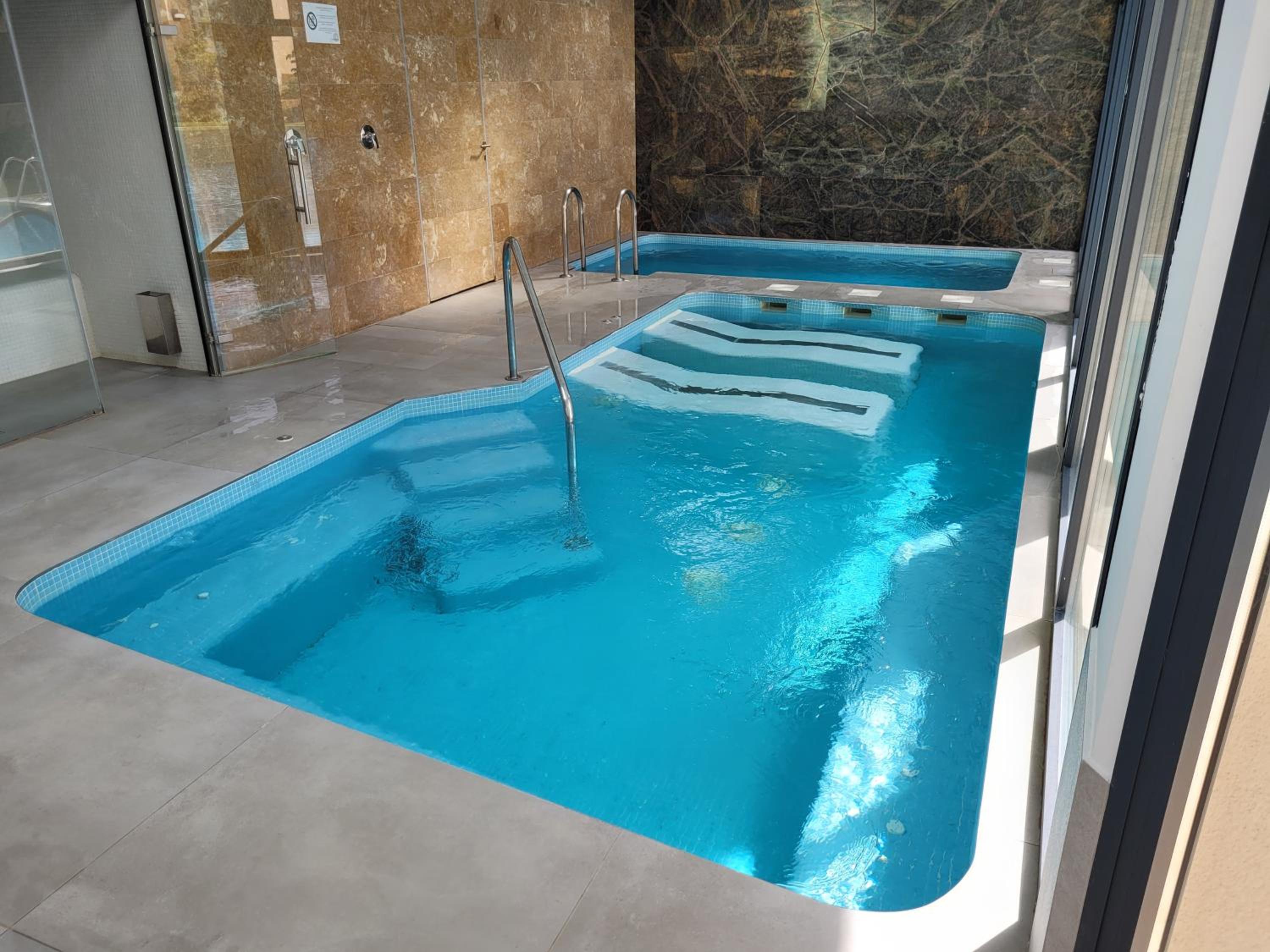 Townhouse with jacuzzi, sauna, beach and barbeque