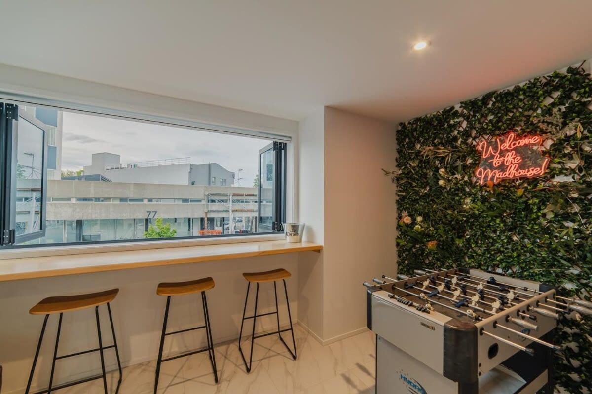 Madhouse Comfort - 2-BR Haven on Tuam Street view 4