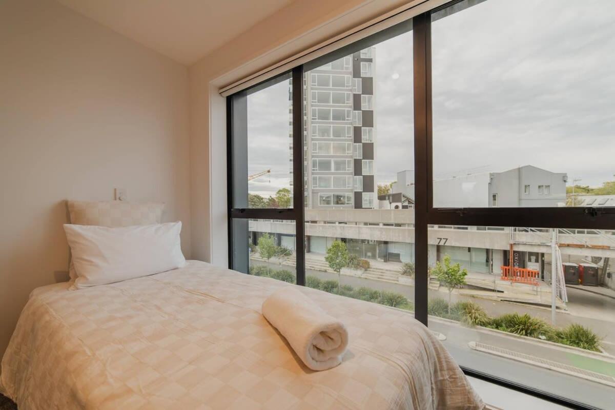 Madhouse Comfort - 2-BR Haven on Tuam Street view 5