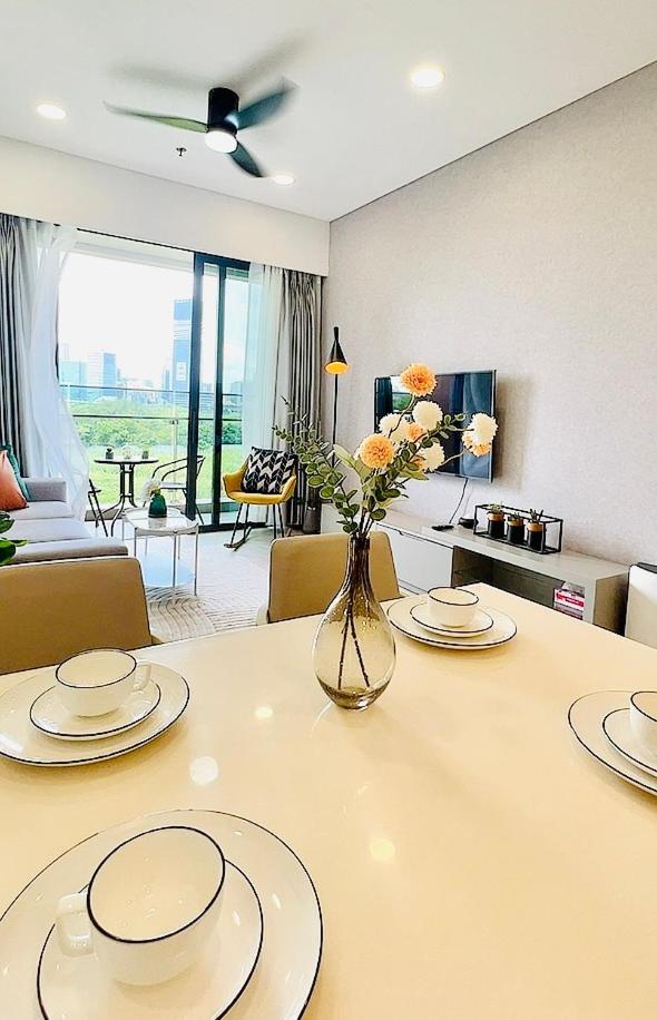 New luxury Saigon River Condo
