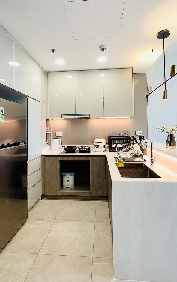 New luxury Saigon River Condo