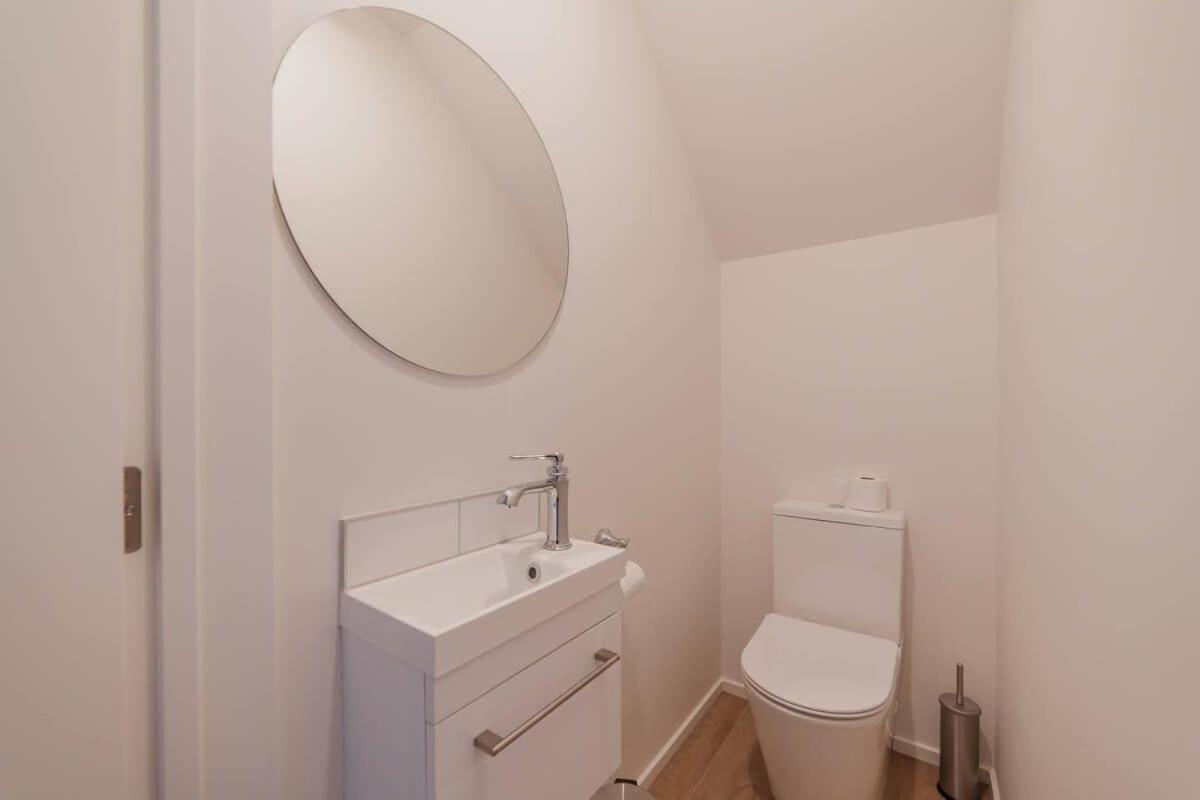 Garden View 2-Bedroom Getaway in Christchurch