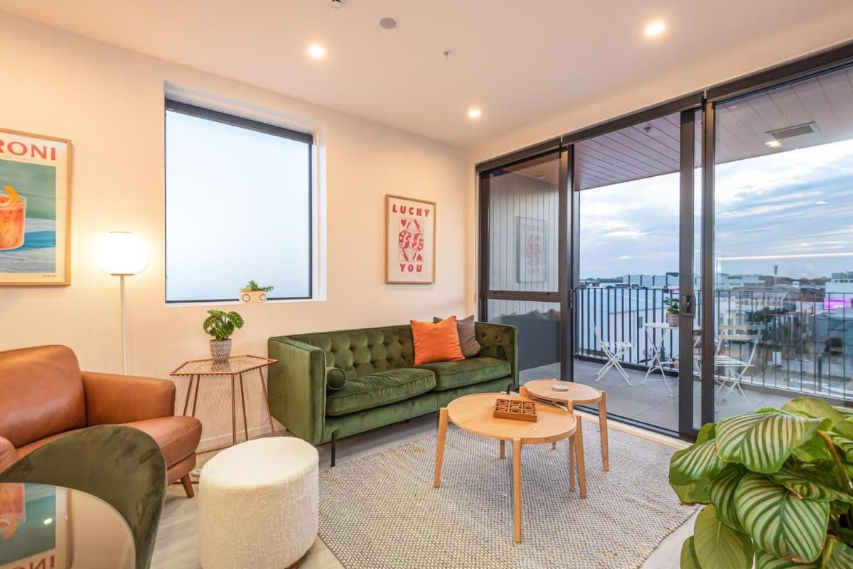 Luxury Life Galore - Sleeps 4 view 2