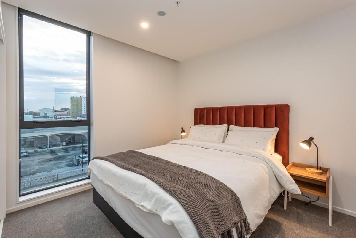 Luxury Life Galore - Sleeps 4 view 4