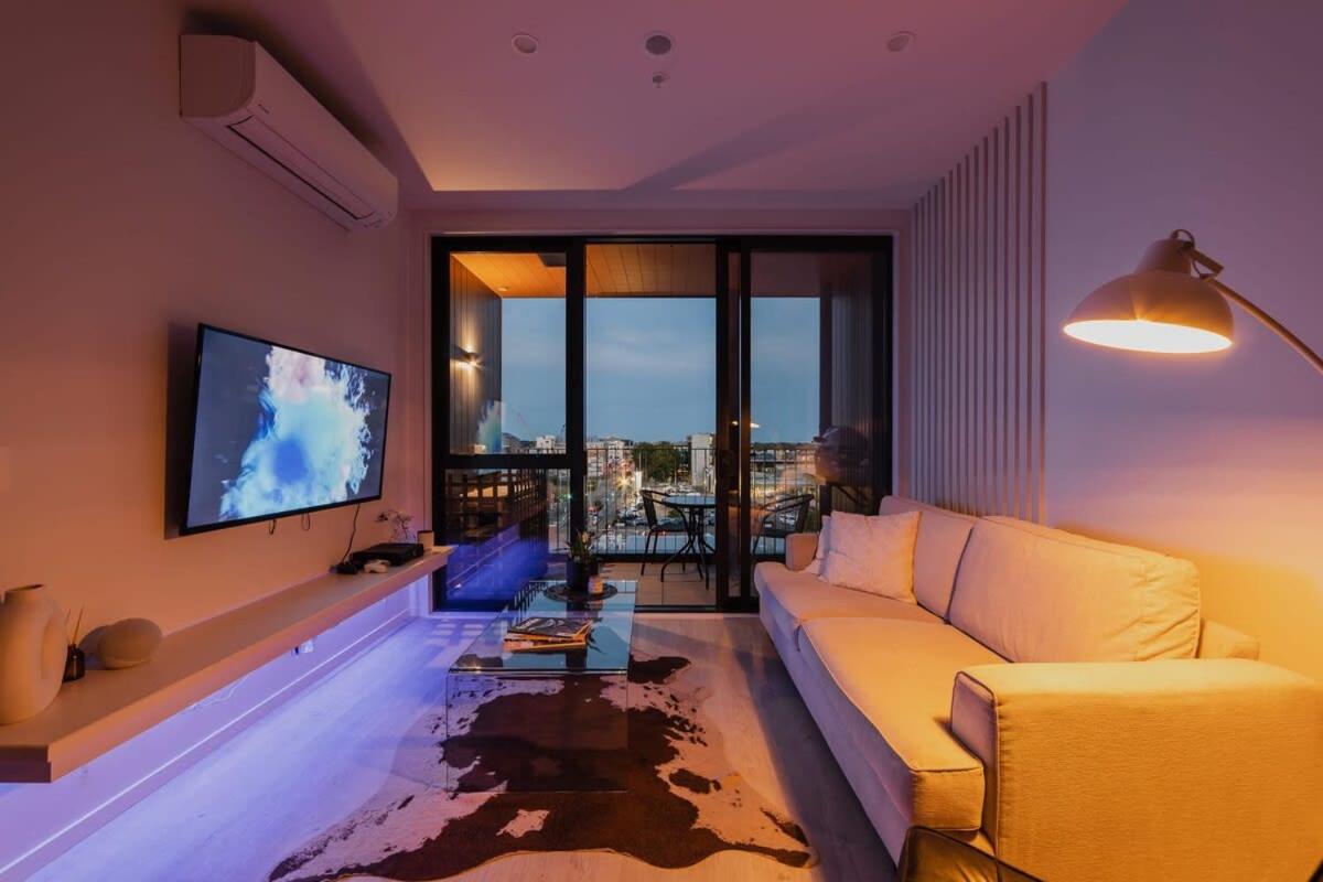 Vibrant Central City Apartment
