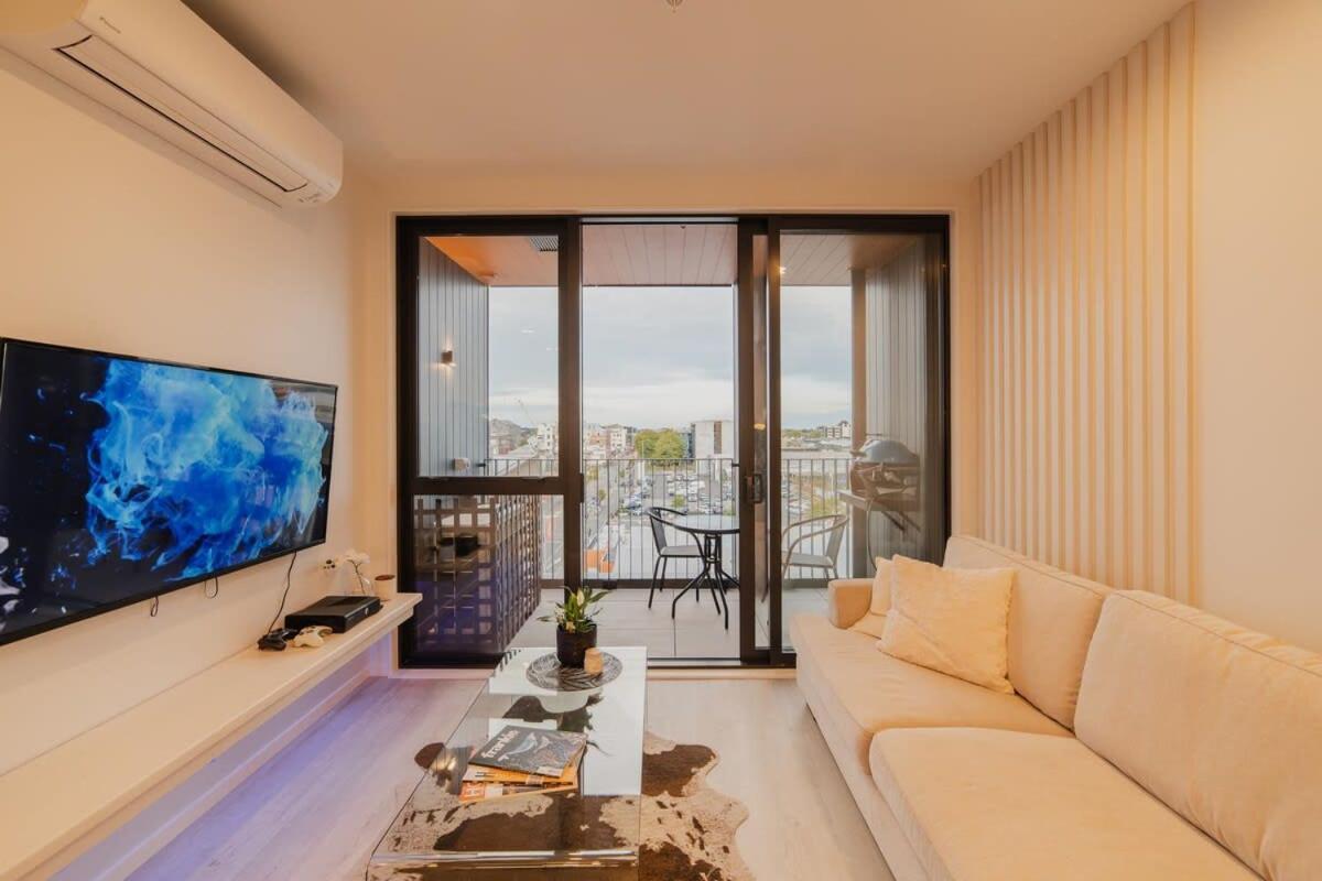 Vibrant Central City Apartment