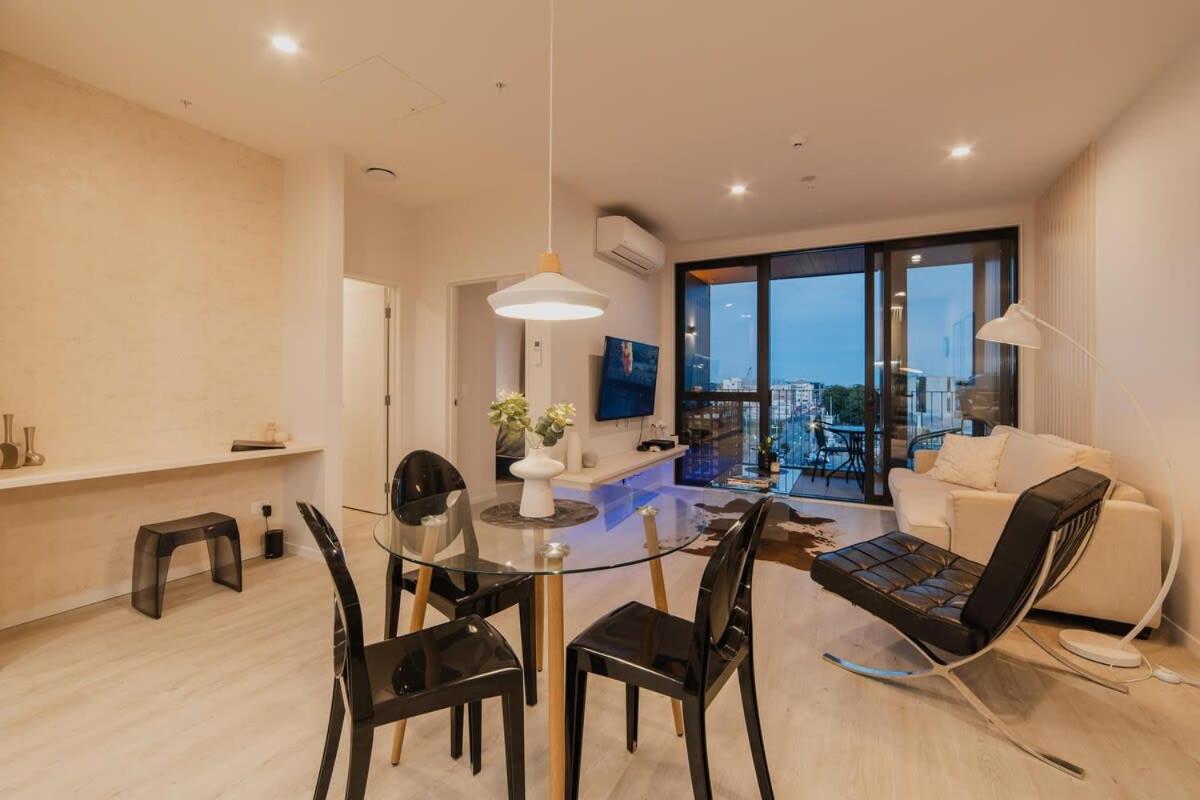 Vibrant Central City Apartment