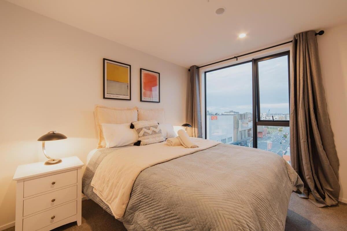 Vibrant Central City Apartment