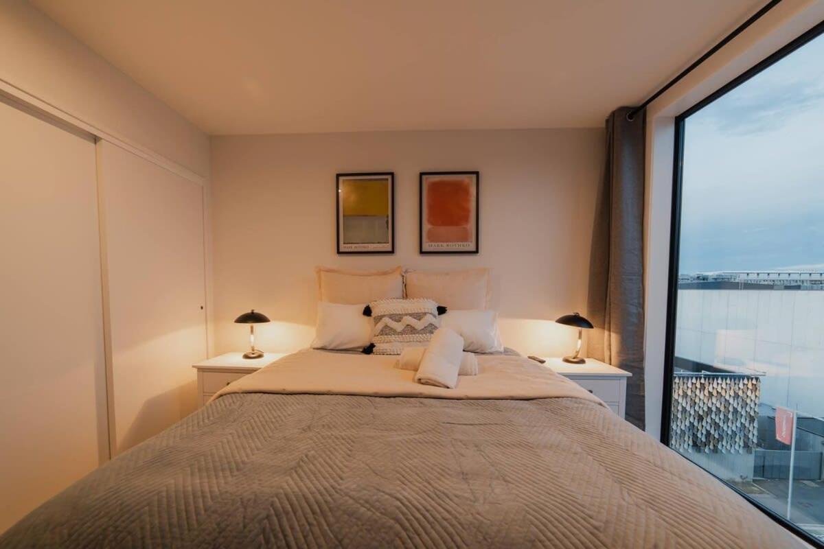 Vibrant Central City Apartment