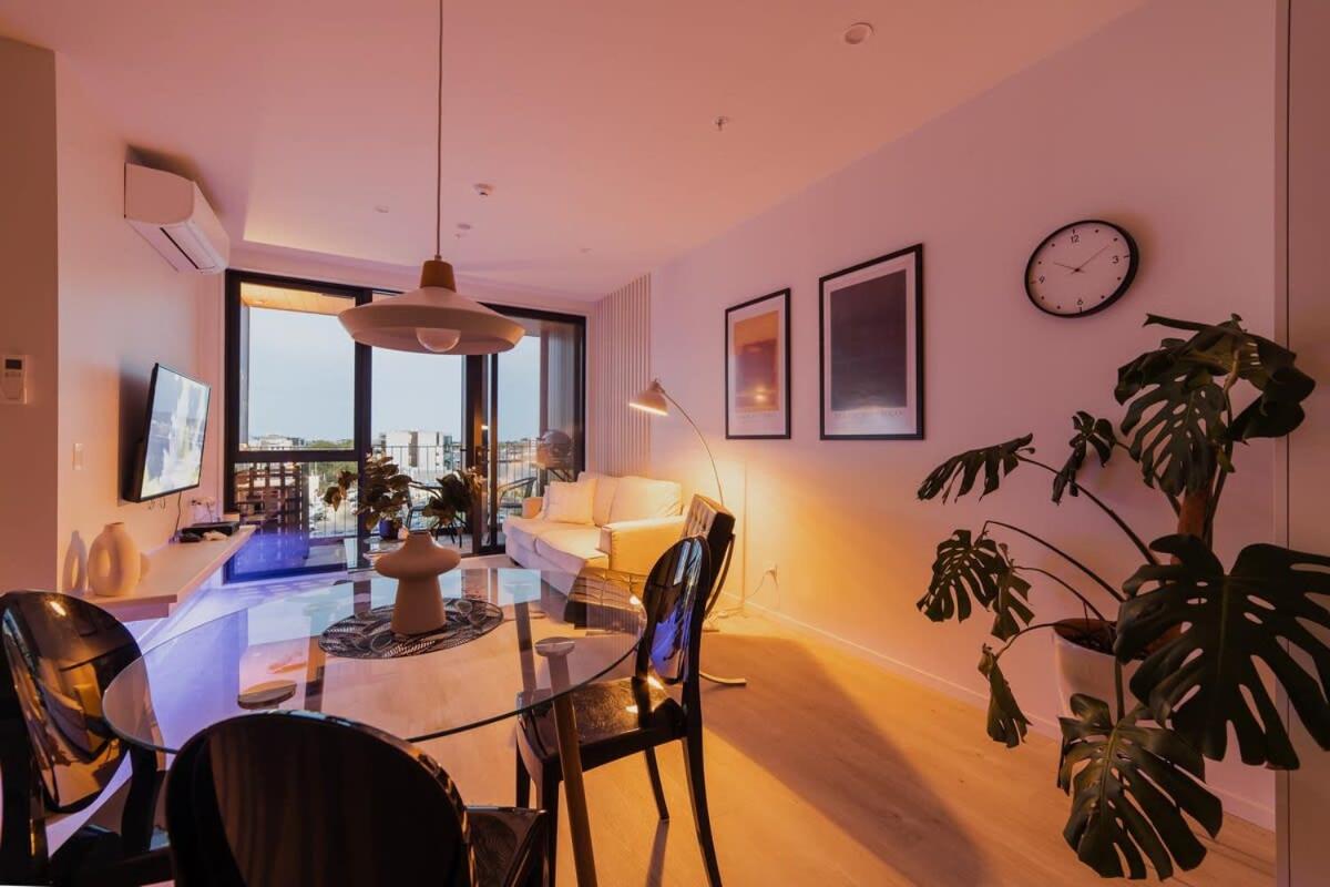 Vibrant Central City Apartment
