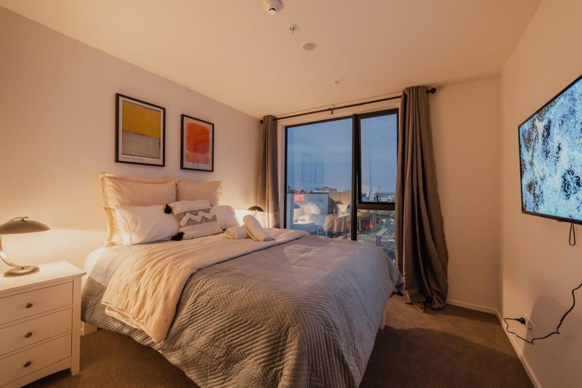 Vibrant Central City Apartment