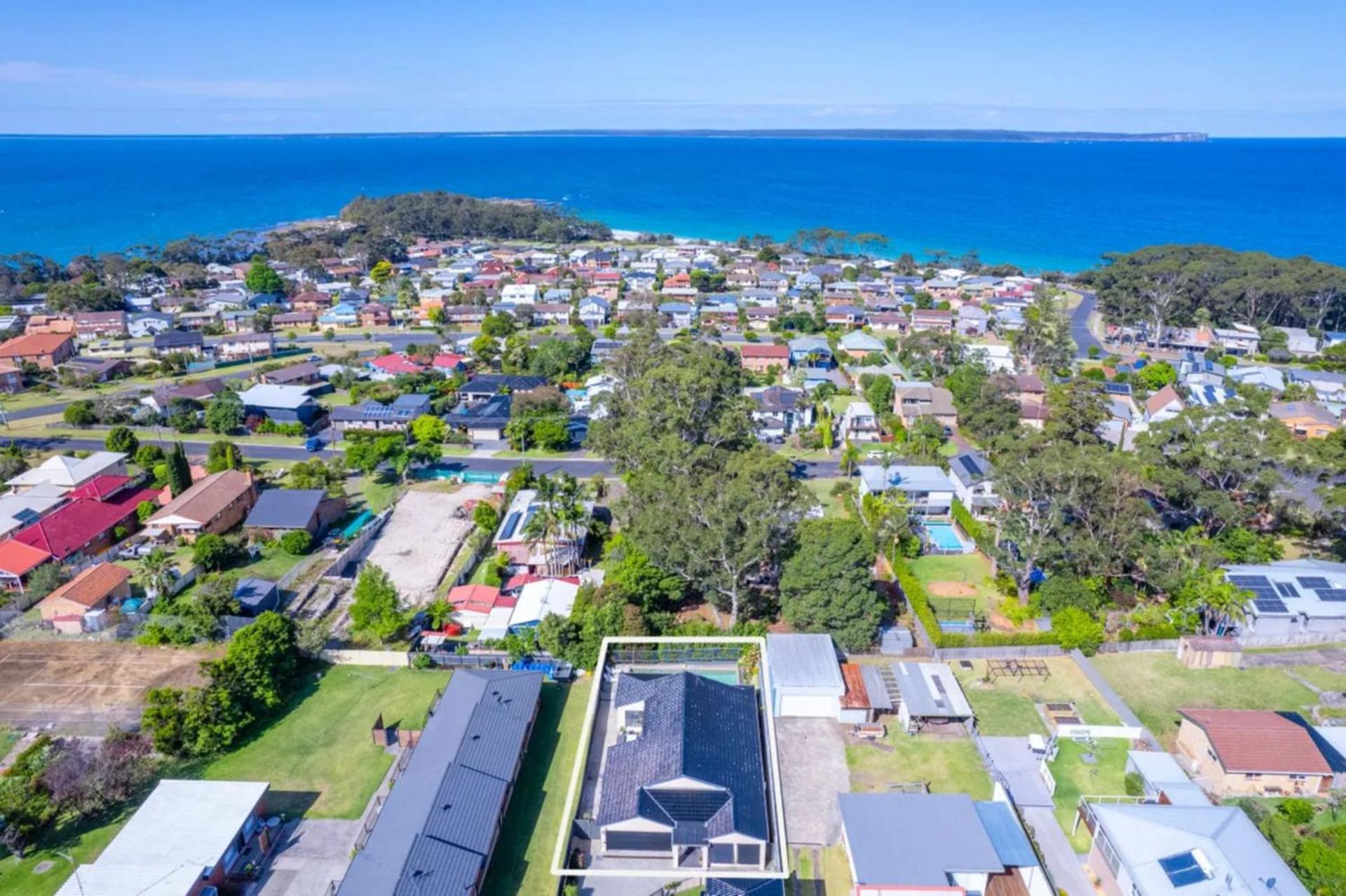 Poolside Oasis by Experience Jervis Bay