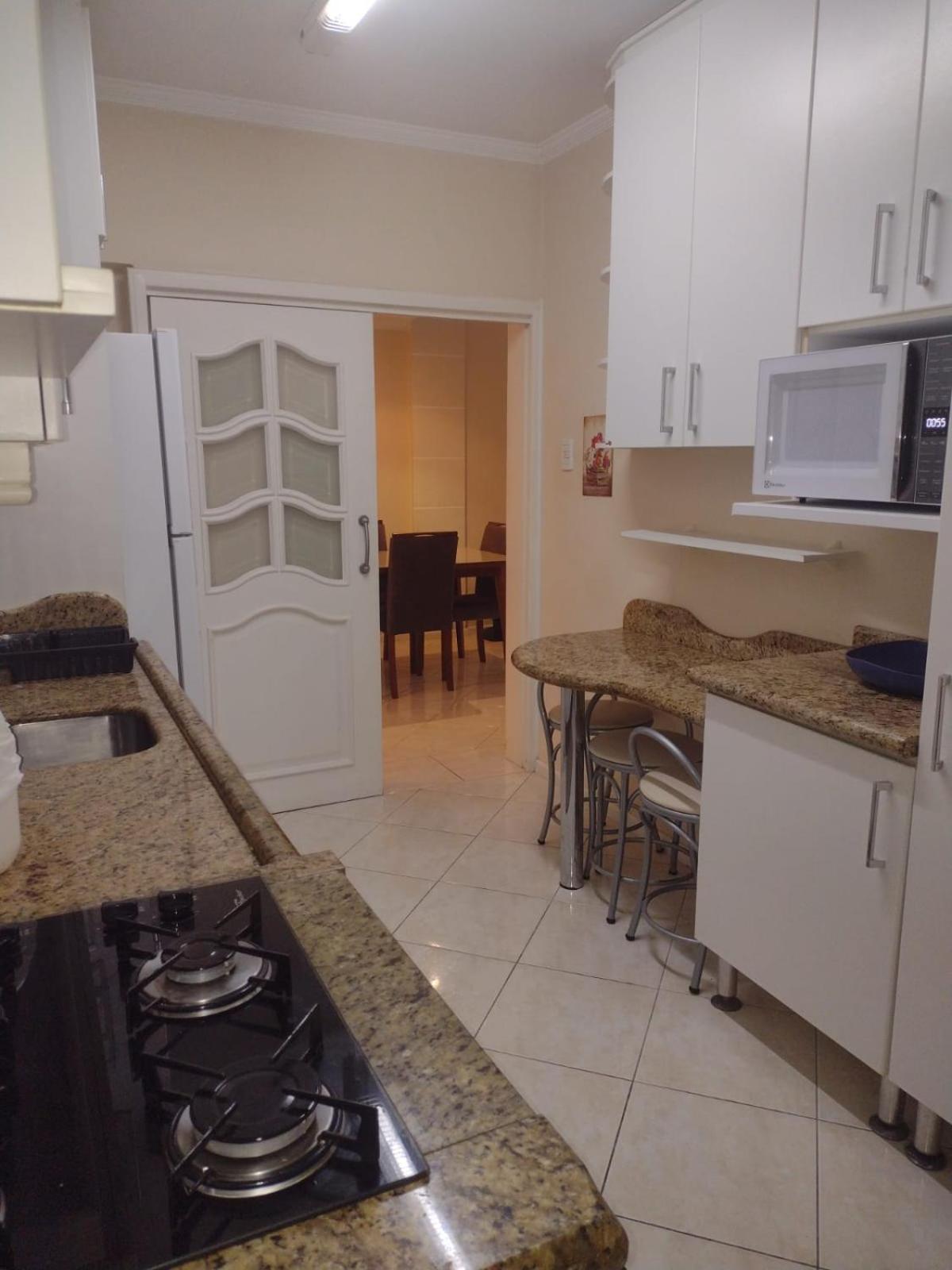 Apartamento 2 dormitórios calçadão balneário Camboriú