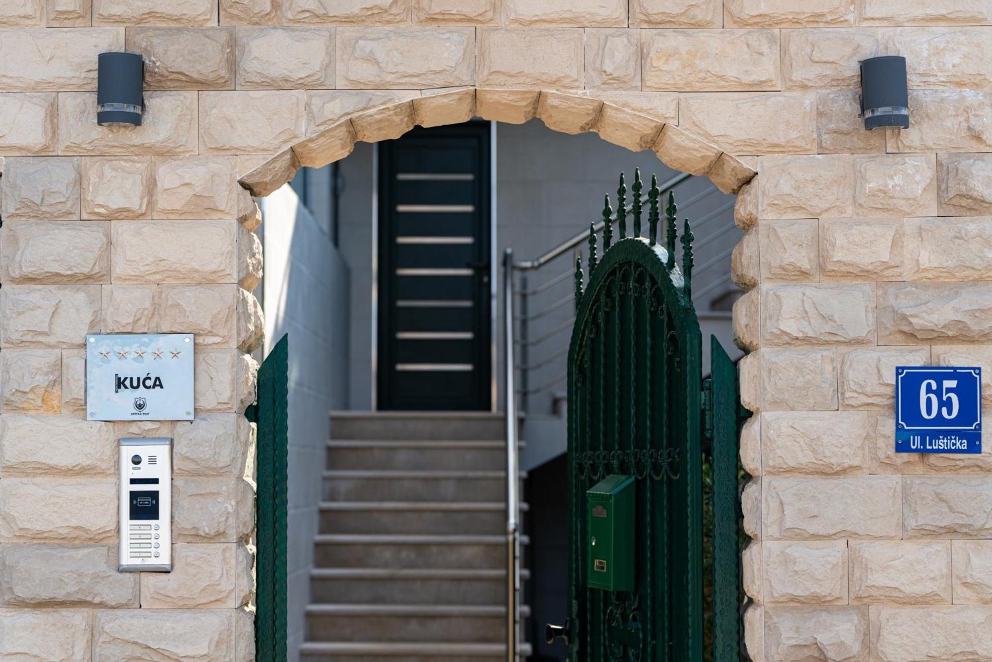 Photo 45