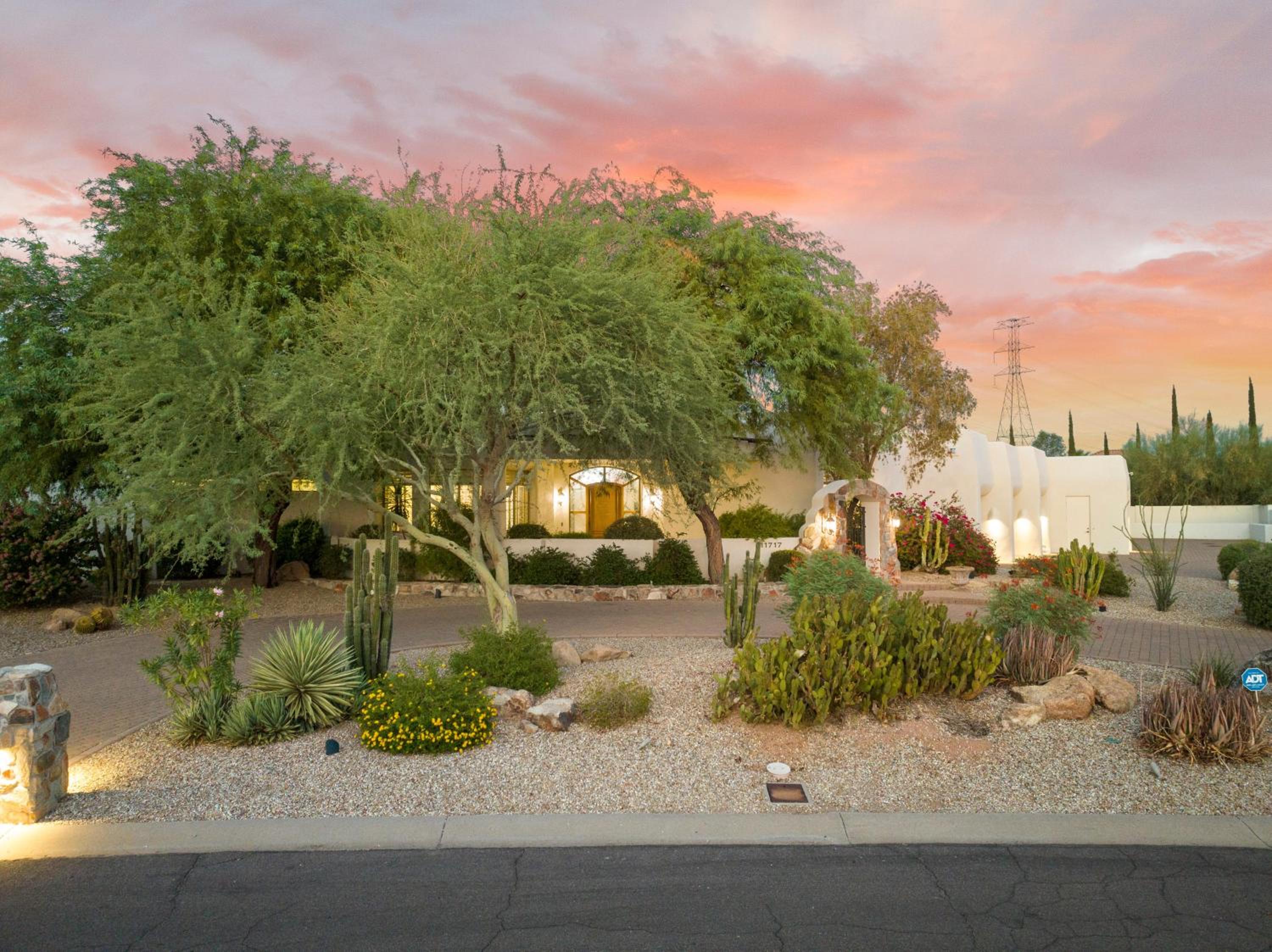 Estrella Manor