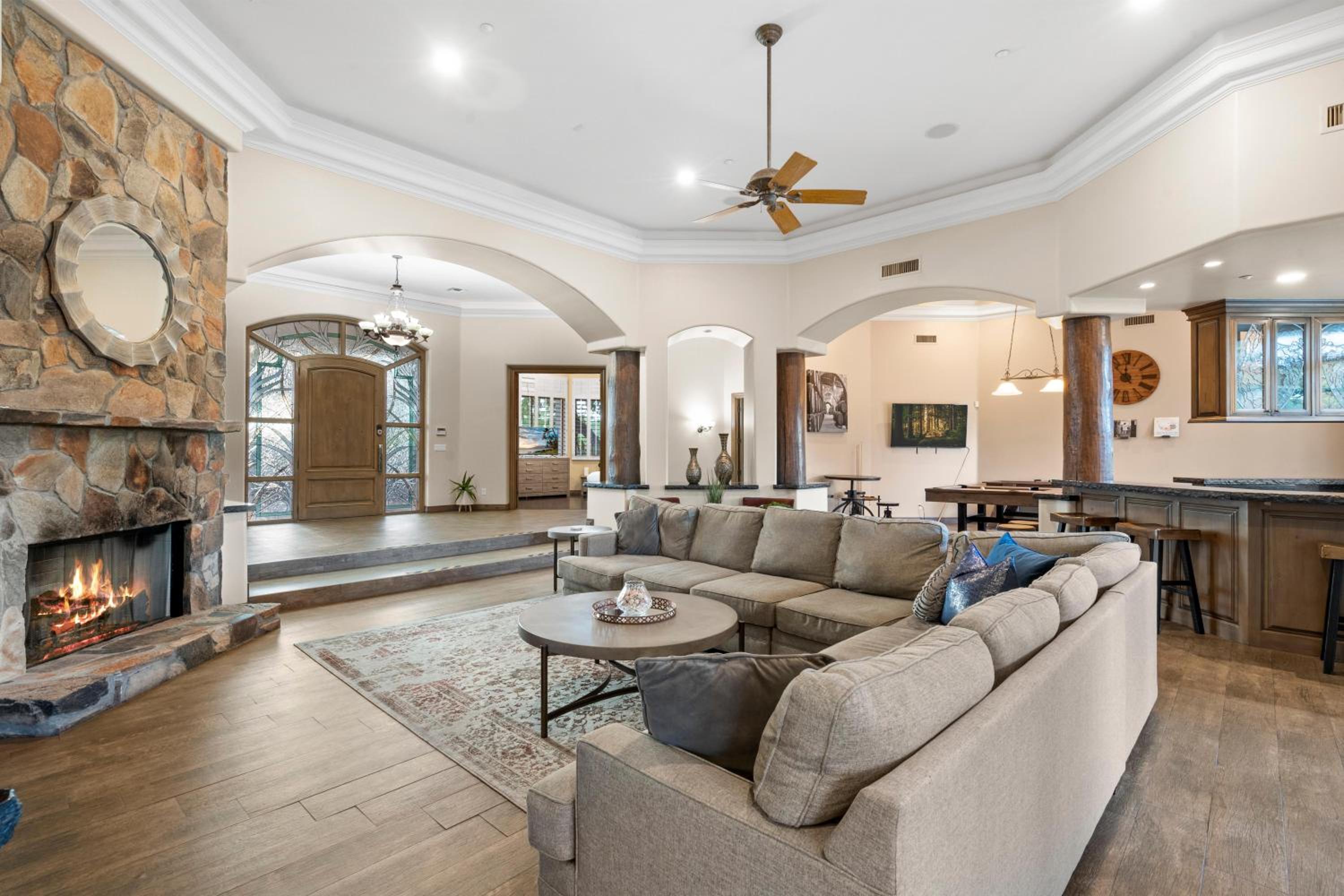 Estrella Manor