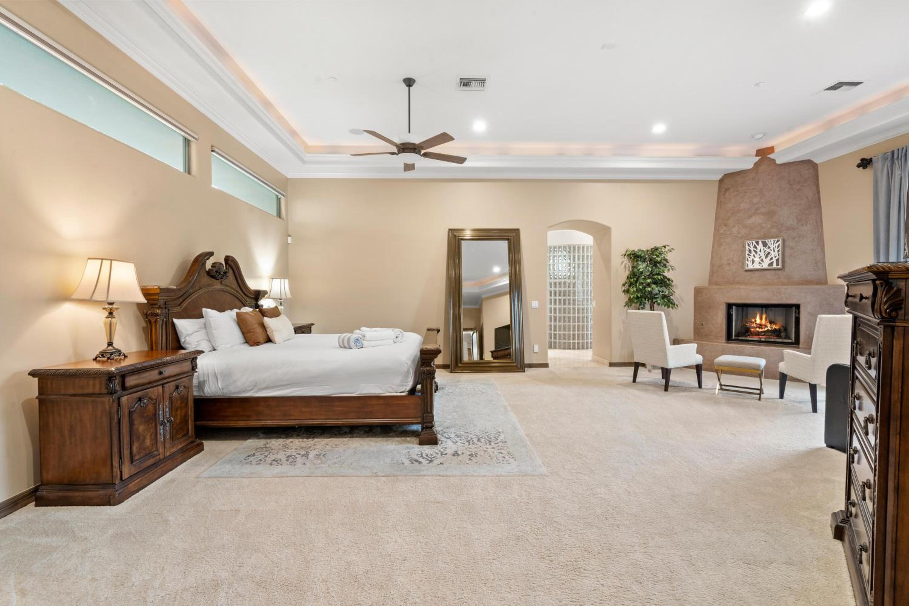 Estrella Manor