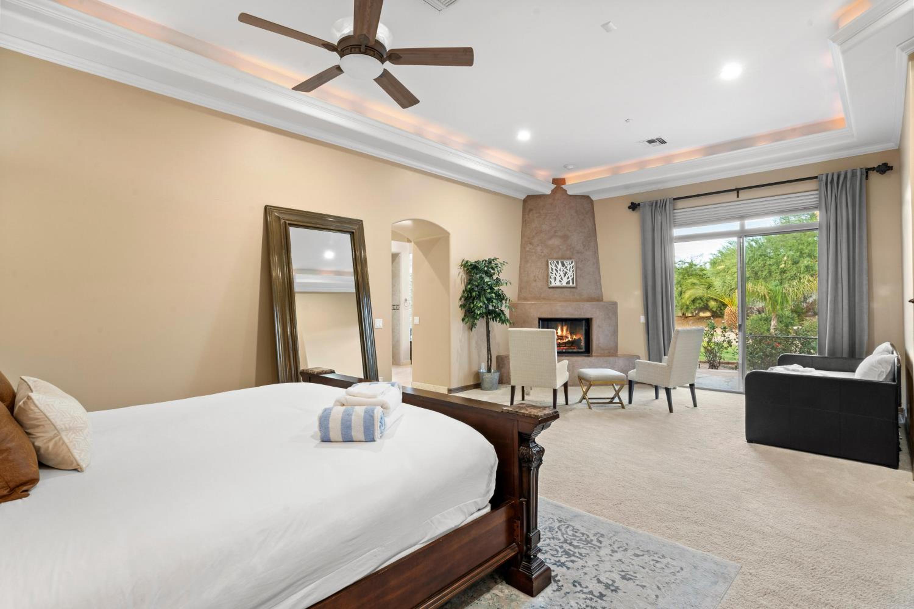 Estrella Manor