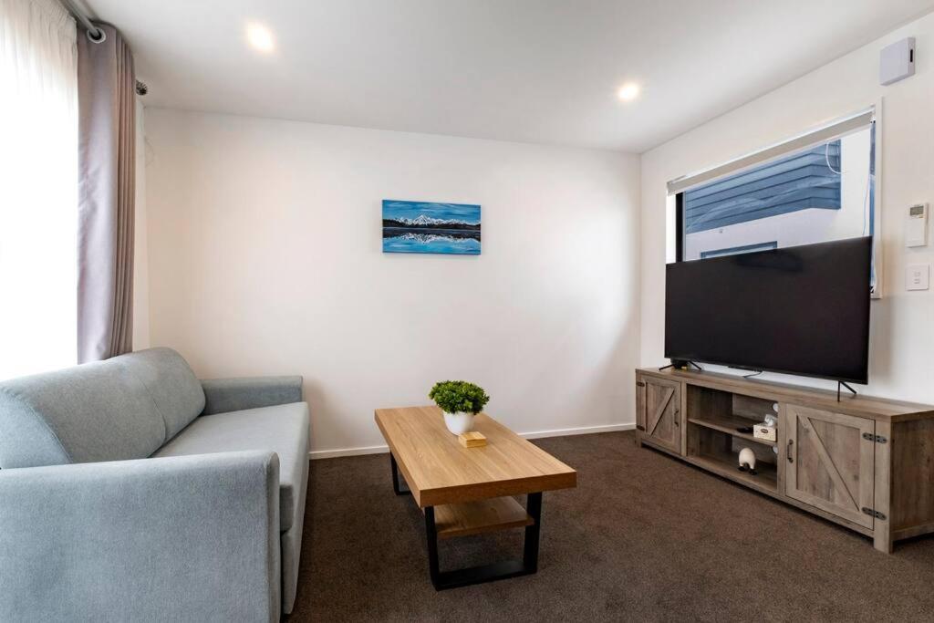 Brand New 2BR Home with Carpark view 3