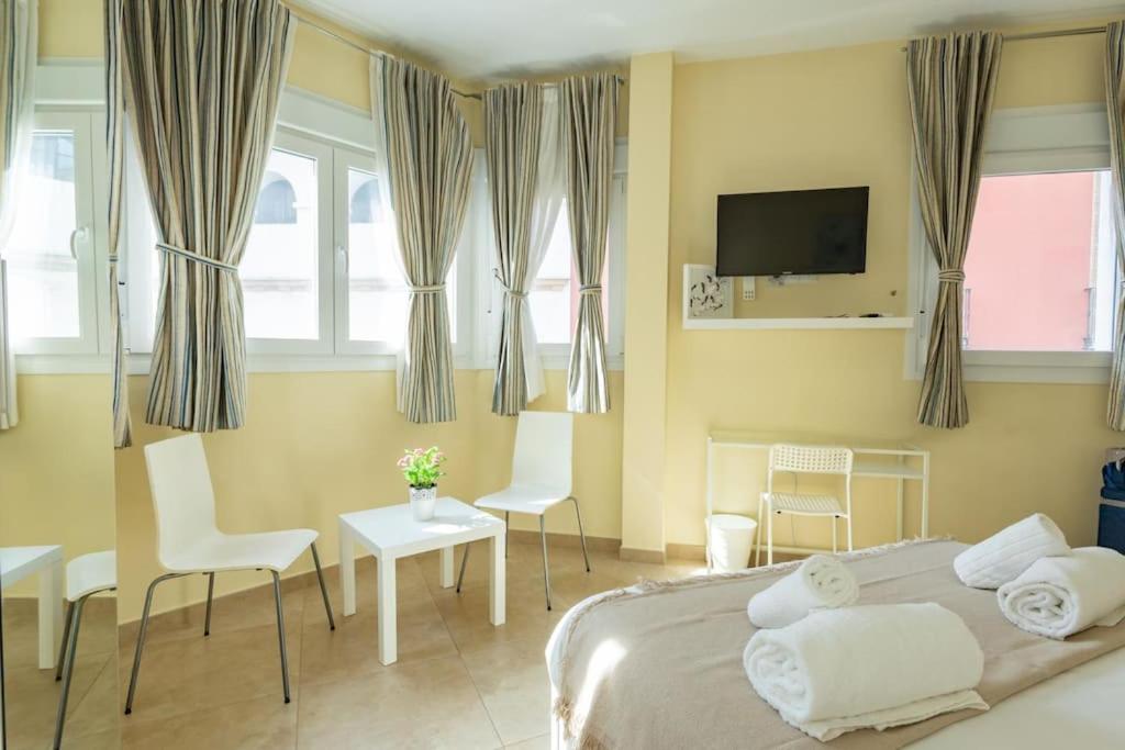 Plaza Nueva Central Suite by Valcambre