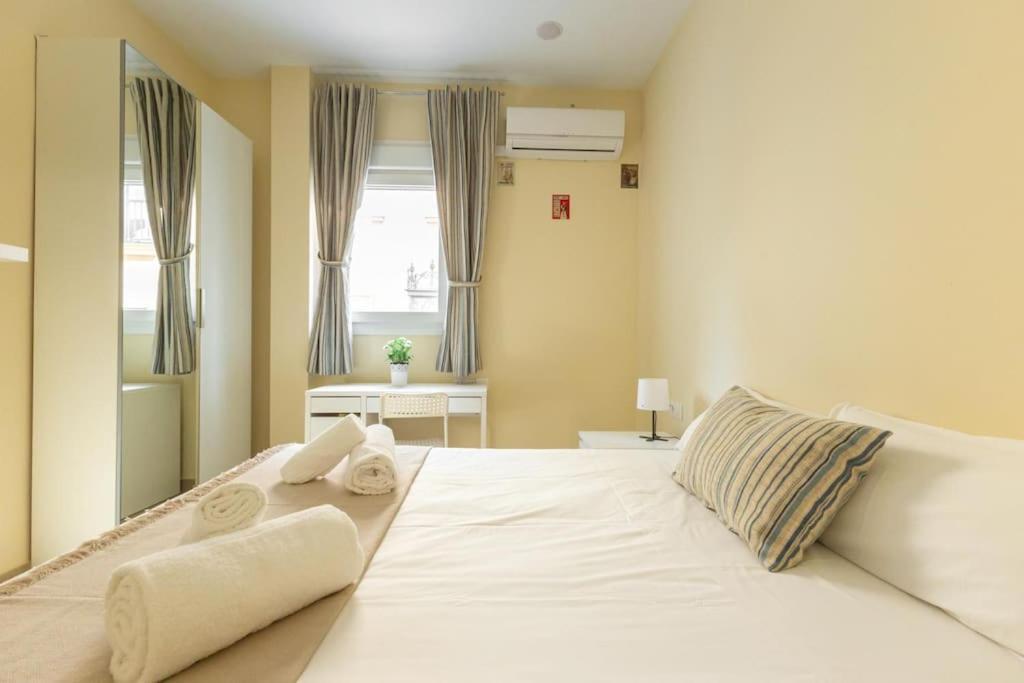 Plaza Nueva Central Suite by Valcambre