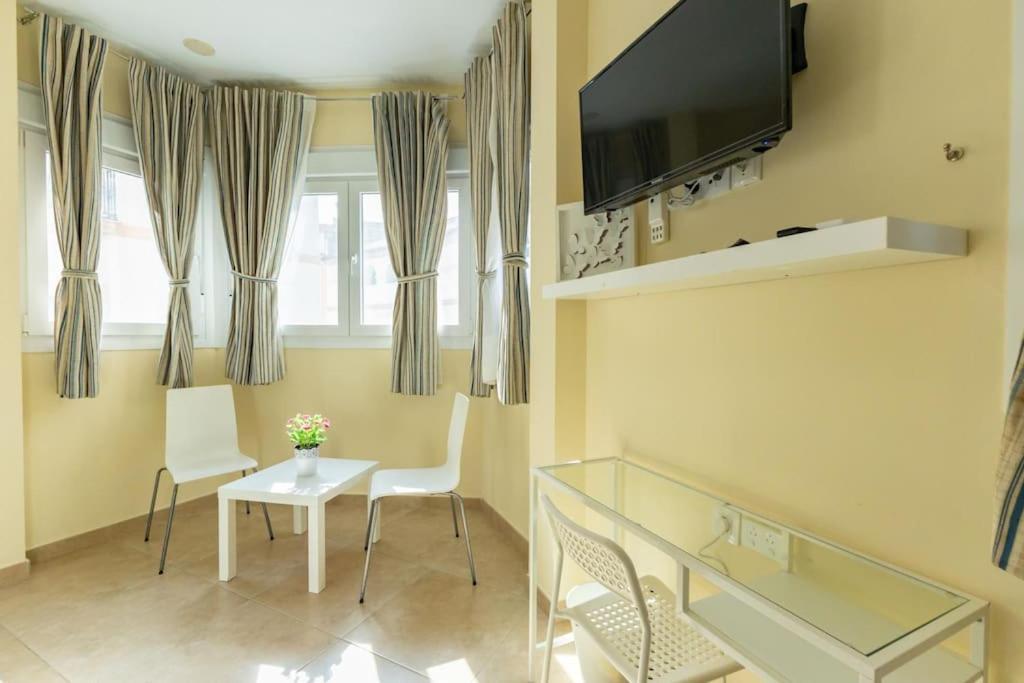 Plaza Nueva Central Suite by Valcambre