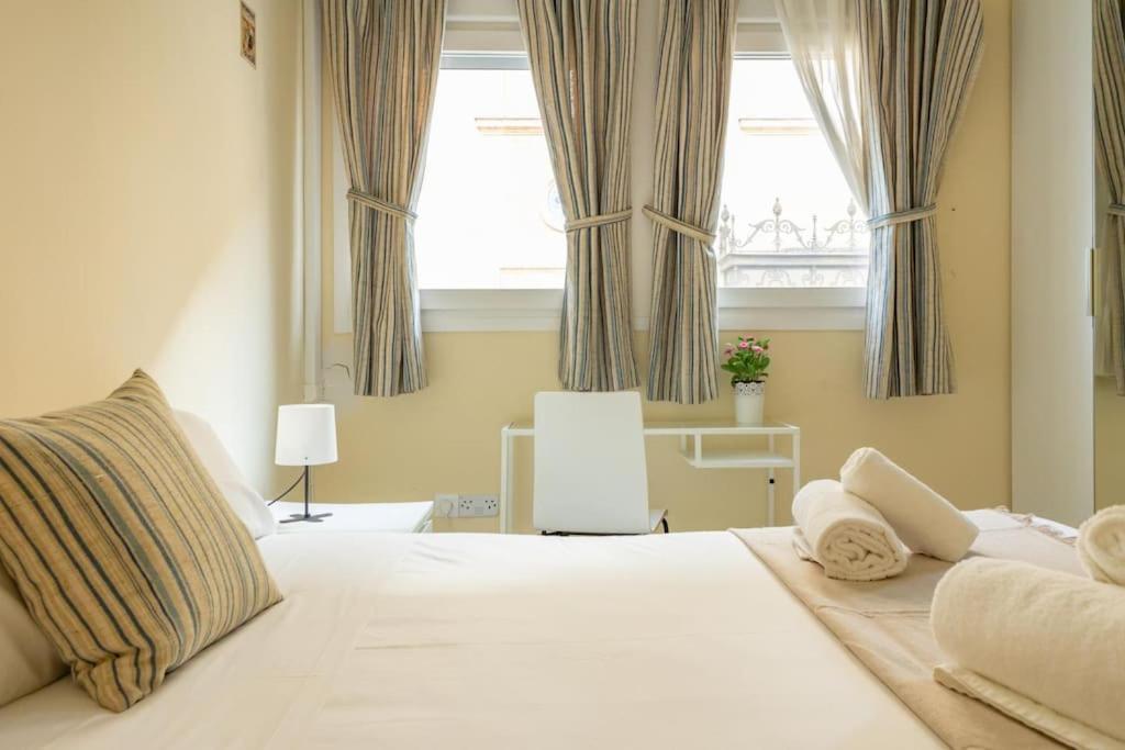 Plaza Nueva Central Suite by Valcambre