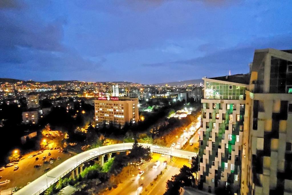 Cozy apartment with a large balcony and city view view 4