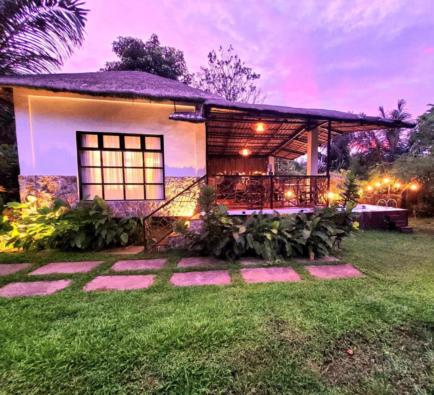Cozy Cabin Casita Anahaw view 2