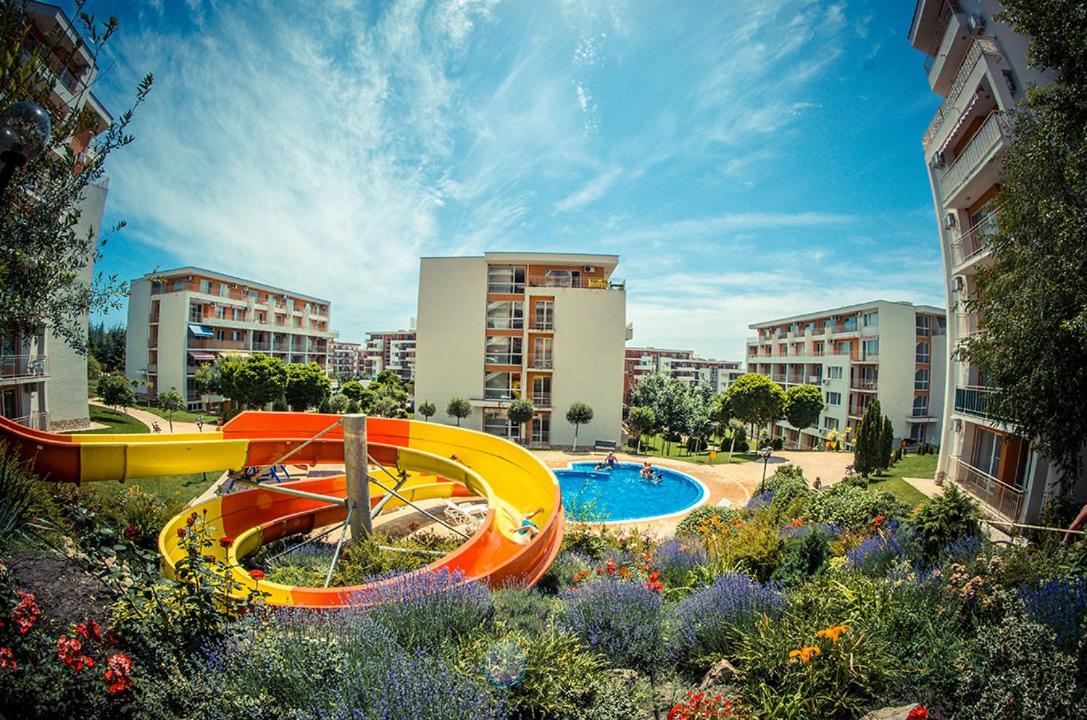 Sea Coast Apartment - 17 pools included