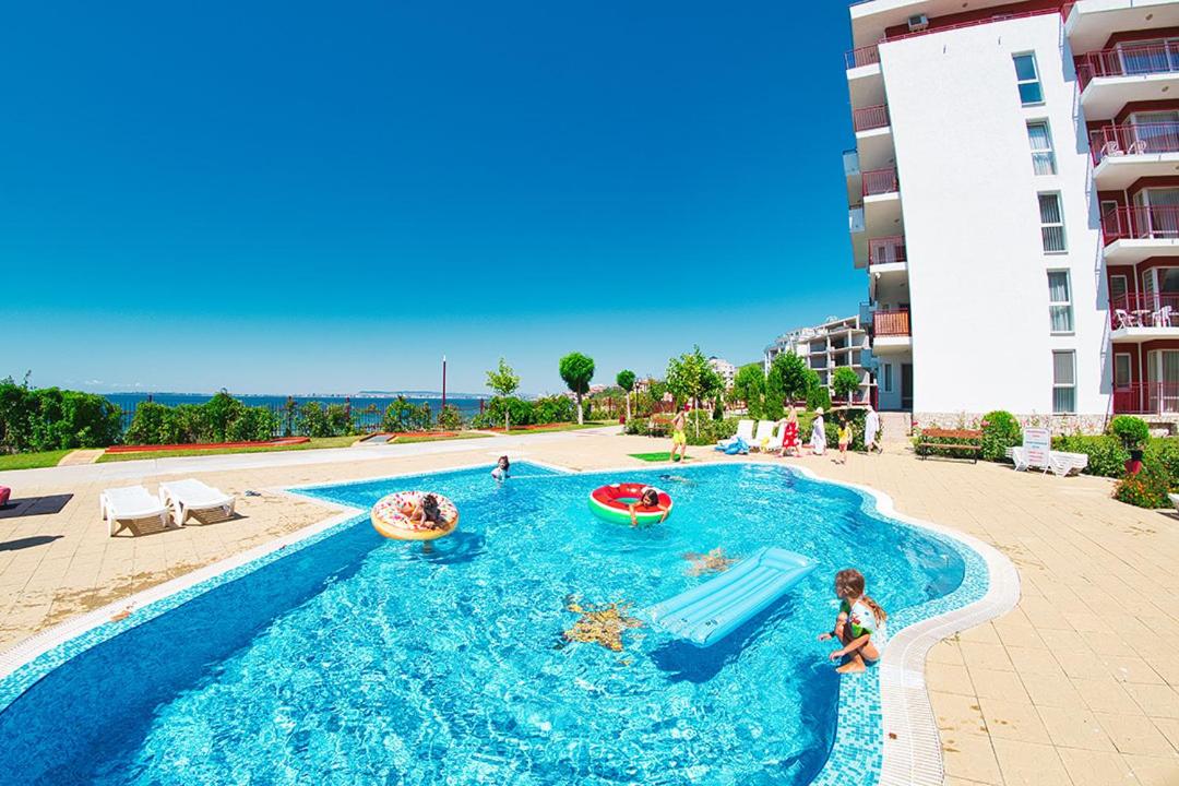 Sea Coast Apartment - 17 pools included